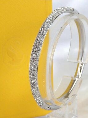 Swarovski Crystal Bangle Bracelet  ✨🤩